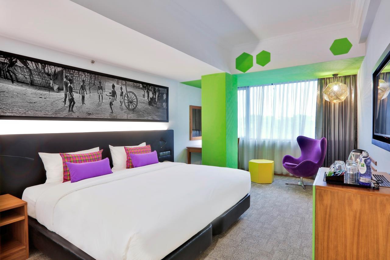 Stadium Hotel Yangón